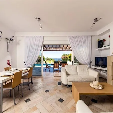 Aqua Di Mare Villa *
